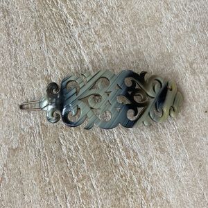 Black and white hair clip